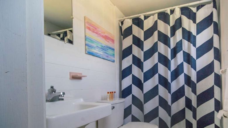 <b>Surfside Inn Room</b>. Images powered by <a href="https://iceportal.shijigroup.com/" title="IcePortal" target="_blank">IcePortal</a>.