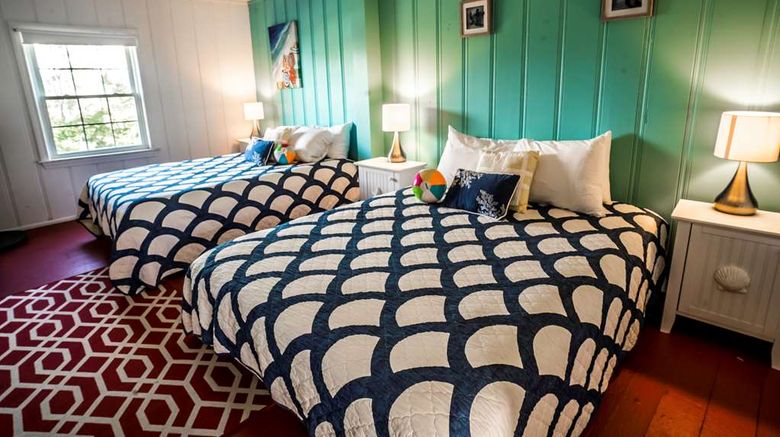 <b>Surfside Inn Room</b>. Images powered by <a href="https://iceportal.shijigroup.com/" title="IcePortal" target="_blank">IcePortal</a>.