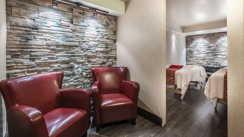 <b>Hotel Chateau Bellevue Spa</b>. Images powered by <a href="https://iceportal.shijigroup.com/" title="IcePortal" target="_blank">IcePortal</a>.