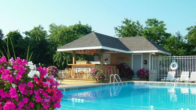 <b>Bayside Resort Hotel Pool</b>. Images powered by <a href="https://iceportal.shijigroup.com/" title="IcePortal" target="_blank">IcePortal</a>.