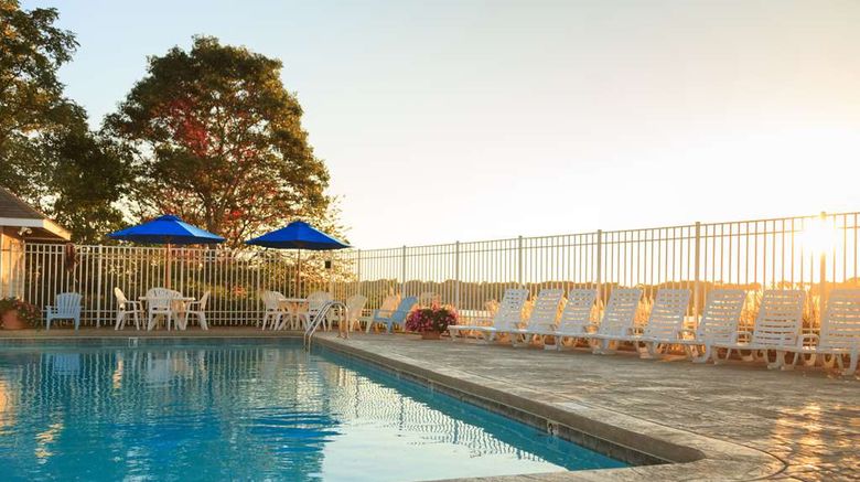 <b>Bayside Resort Hotel Pool</b>. Images powered by <a href="https://iceportal.shijigroup.com/" title="IcePortal" target="_blank">IcePortal</a>.