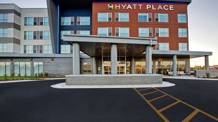 Hyatt Place Wichita State University Exterior