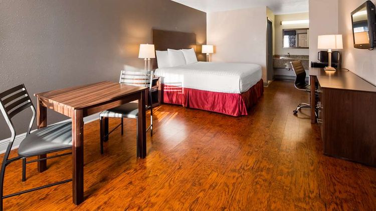 SureStay Plus by Best Western Hammond Room