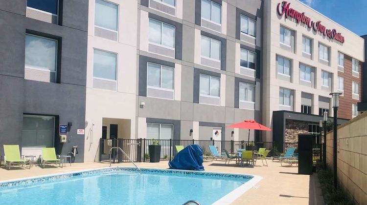 Hampton Inn & Suites Charlotte North 485 Pool