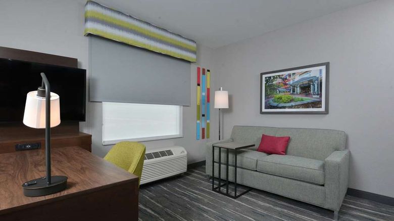 <b>Hampton Inn & Suites Charlotte North 485 Room</b>. Images powered by <a href="https://iceportal.shijigroup.com/" title="IcePortal" target="_blank">IcePortal</a>.