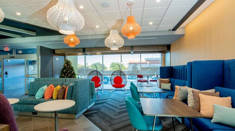 <b>Tru by Hilton The Colony Lobby</b>. Images powered by <a href="https://iceportal.shijigroup.com/" title="IcePortal" target="_blank">IcePortal</a>.