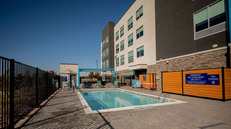 <b>Tru by Hilton The Colony Pool</b>. Images powered by <a href="https://iceportal.shijigroup.com/" title="IcePortal" target="_blank">IcePortal</a>.