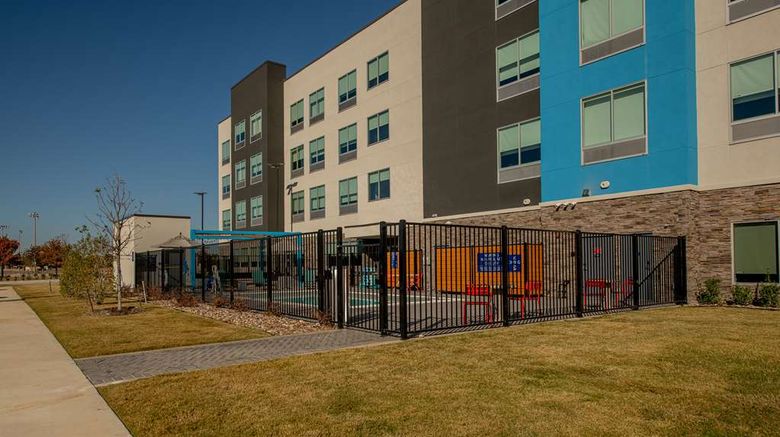 <b>Tru by Hilton The Colony Pool</b>. Images powered by <a href="https://iceportal.shijigroup.com/" title="IcePortal" target="_blank">IcePortal</a>.
