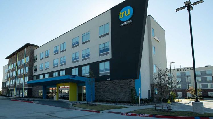 Tru by Hilton The Colony Exterior