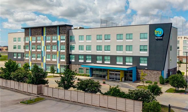 Tru by Hilton The Colony Exterior