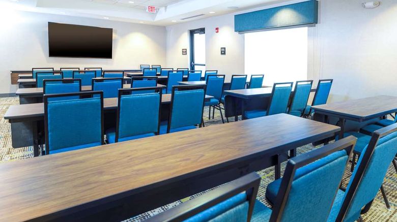 <b>Hampton Inn & Suites Conway Meeting</b>. Images powered by <a href="https://iceportal.shijigroup.com/" title="IcePortal" target="_blank">IcePortal</a>.