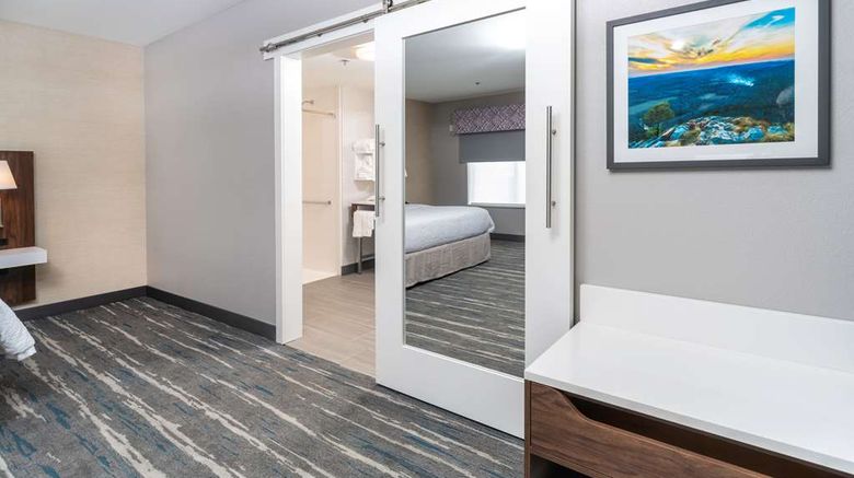 <b>Hampton Inn & Suites Conway Room</b>. Images powered by <a href="https://iceportal.shijigroup.com/" title="IcePortal" target="_blank">IcePortal</a>.