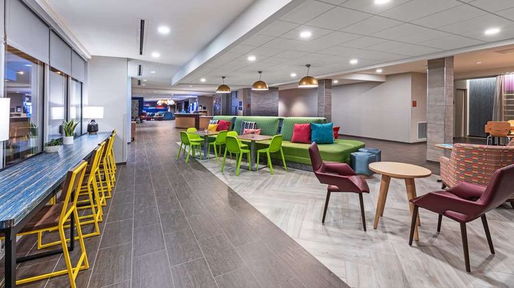 Home2 Suites by Hilton Laredo Lobby
