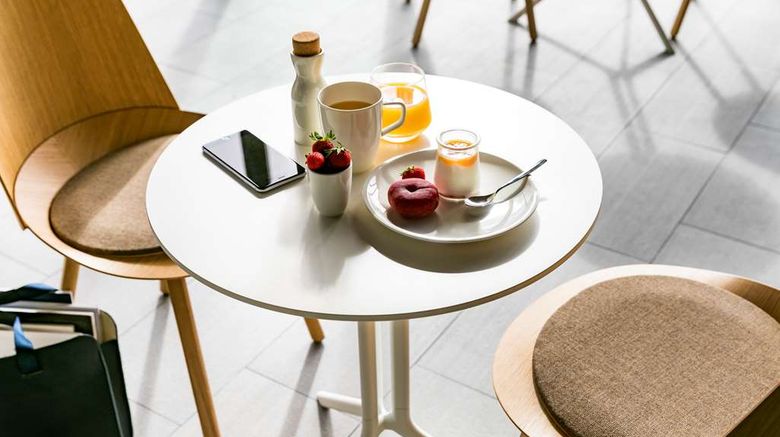 <b>OKKO Hotels Bayonne Centre Restaurant</b>. Images powered by <a href="https://iceportal.shijigroup.com/" title="IcePortal" target="_blank">IcePortal</a>.