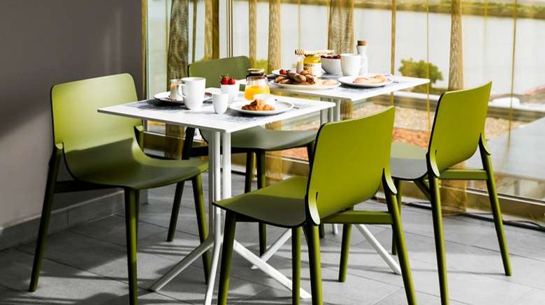 <b>OKKO Hotels Bayonne Centre Restaurant</b>. Images powered by <a href="https://iceportal.shijigroup.com/" title="IcePortal" target="_blank">IcePortal</a>.