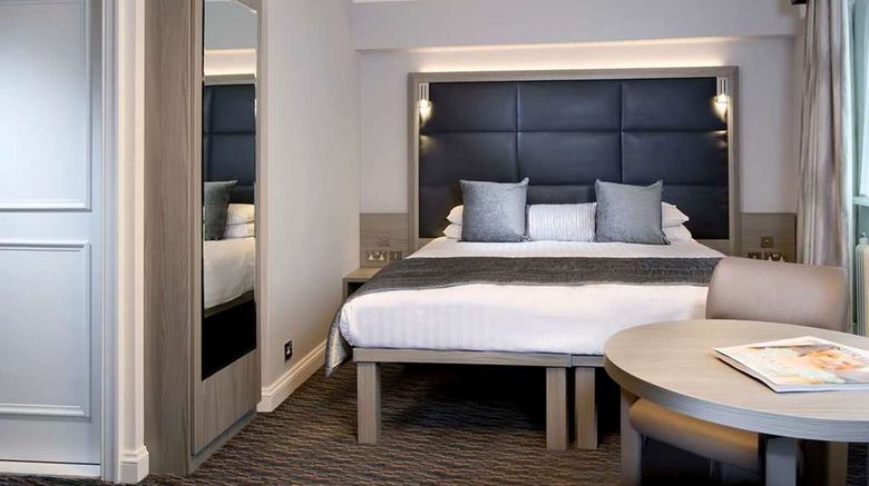 <b>Birmingham, BW Signature Collection Room</b>. Images powered by <a href="https://iceportal.shijigroup.com/" title="IcePortal" target="_blank">IcePortal</a>.