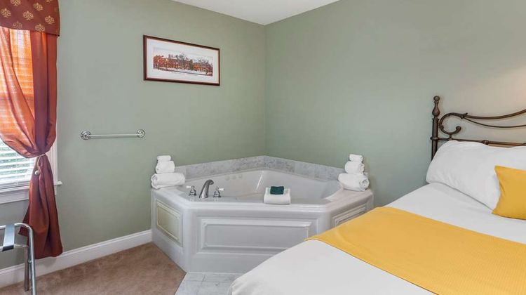 Essex Street Inn Suite