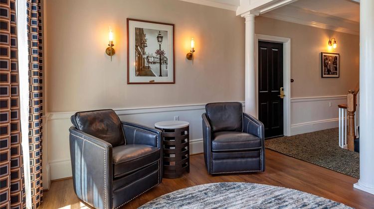 Essex Street Inn Lobby