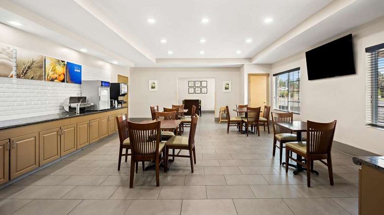 <b>Comfort Inn & Suites High Point-Archdale Restaurant</b>. Images powered by <a href="https://iceportal.shijigroup.com/" title="IcePortal" target="_blank">IcePortal</a>.