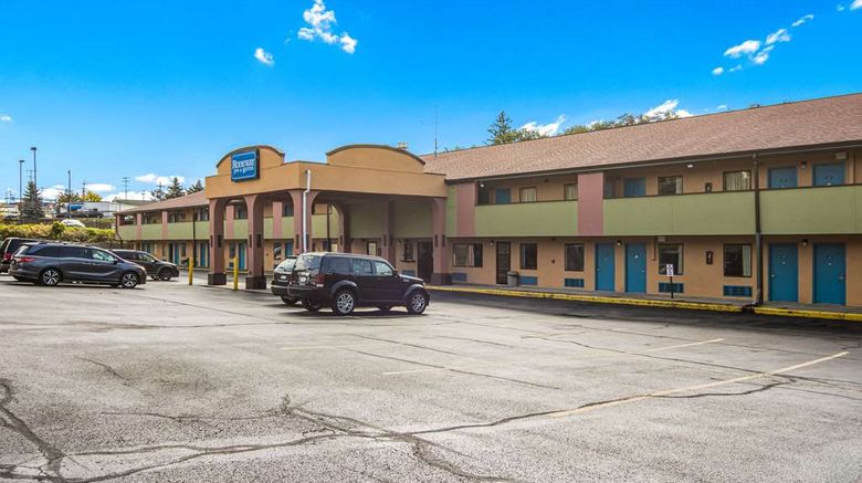<b>Rodeway Inn & Suites Exterior</b>. Images powered by <a href="https://iceportal.shijigroup.com/" title="IcePortal" target="_blank">IcePortal</a>.