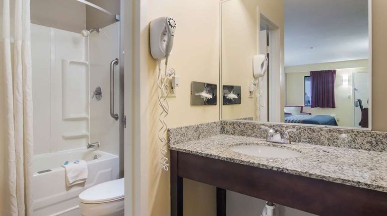 <b>Rodeway Inn & Suites Suite</b>. Images powered by <a href="https://iceportal.shijigroup.com/" title="IcePortal" target="_blank">IcePortal</a>.