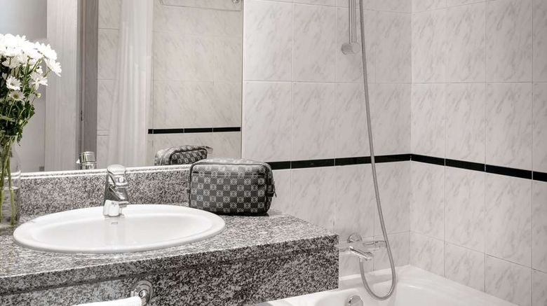 <b>Ramada by Wyndham Madrid Tres Cantos Room</b>. Images powered by <a href="https://iceportal.shijigroup.com/" title="IcePortal" target="_blank">IcePortal</a>.