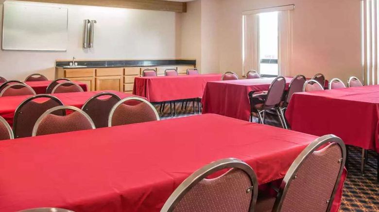 <b>Days Inn by Wyndham Flint Bishop Airport Meeting</b>. Images powered by <a href="https://iceportal.shijigroup.com/" title="IcePortal" target="_blank">IcePortal</a>.