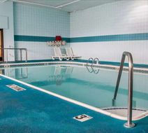 Days Inn by Wyndham Flint Bishop Airport Pool
