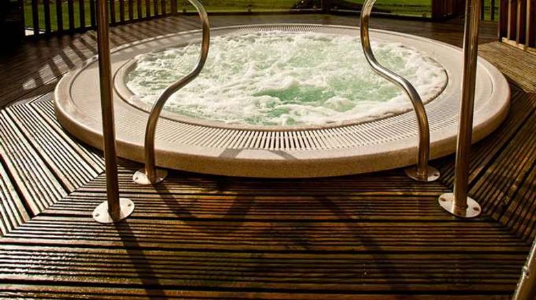 <b>The Lake Hotel Pool</b>. Images powered by <a href="https://iceportal.shijigroup.com/" title="IcePortal" target="_blank">IcePortal</a>.