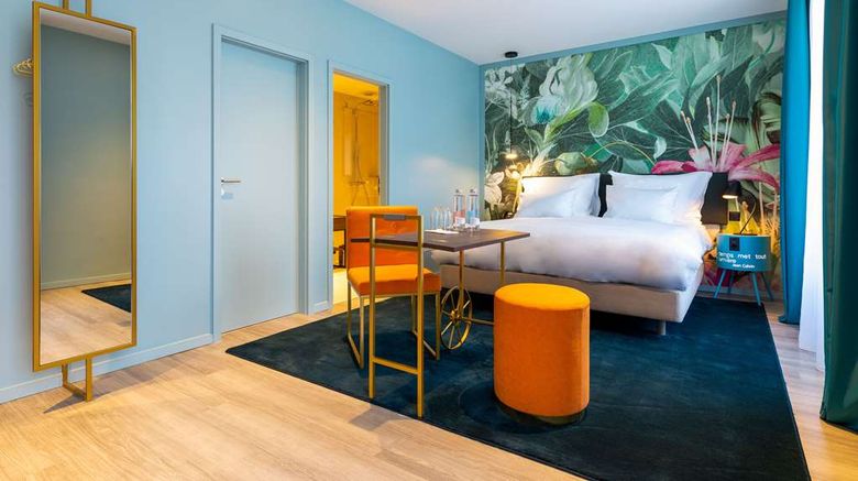 <b>Hotel Marmont Room</b>. Images powered by <a href="https://iceportal.shijigroup.com/" title="IcePortal" target="_blank">IcePortal</a>.
