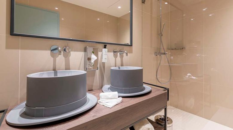 <b>Hotel Marmont Room</b>. Images powered by <a href="https://iceportal.shijigroup.com/" title="IcePortal" target="_blank">IcePortal</a>.