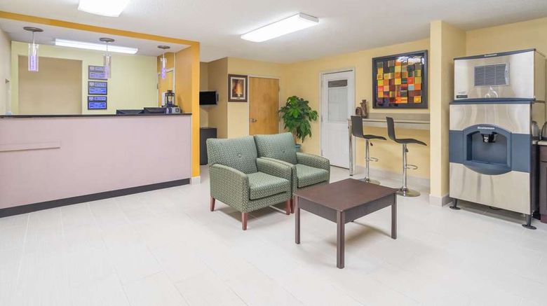 <b>Knights Inn Chattanooga Lobby</b>. Images powered by <a href="https://iceportal.shijigroup.com/" title="IcePortal" target="_blank">IcePortal</a>.