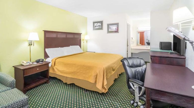 <b>Knights Inn Chattanooga Room</b>. Images powered by <a href="https://iceportal.shijigroup.com/" title="IcePortal" target="_blank">IcePortal</a>.