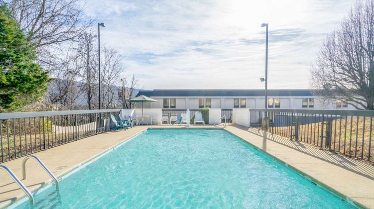 Knights Inn Chattanooga Pool