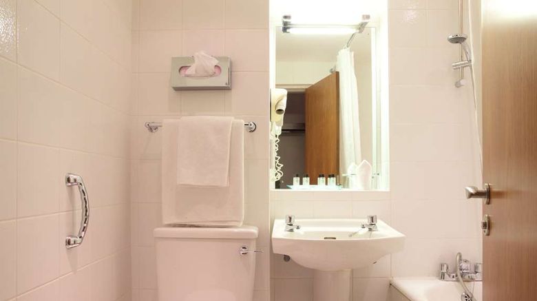 <b>Aberdeen Airport Sure Hotel Coll by BW Room</b>. Images powered by <a href="https://iceportal.shijigroup.com/" title="IcePortal" target="_blank">IcePortal</a>.