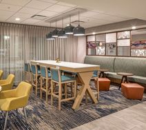 Hampton Inn Columbus Lobby