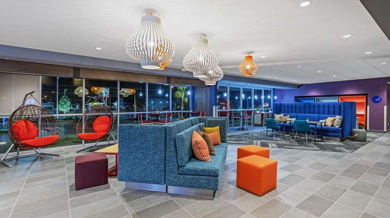 <b>Tru by Hilton Laredo Airport Lobby</b>. Images powered by <a href="https://iceportal.shijigroup.com/" title="IcePortal" target="_blank">IcePortal</a>.