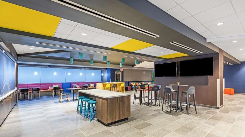 <b>Tru by Hilton Laredo Airport Lobby</b>. Images powered by <a href="https://iceportal.shijigroup.com/" title="IcePortal" target="_blank">IcePortal</a>.