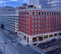 The Peregrine Omaha Downtown Curio Coll Exterior