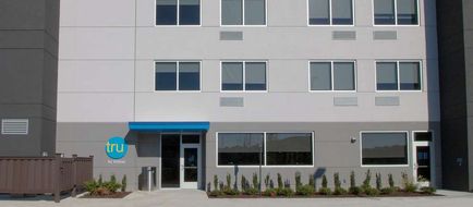 Tru by Hilton Norfolk Airport Exterior