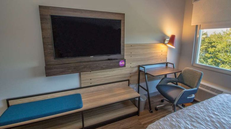 <b>Tru by Hilton Norfolk Airport Room</b>. Images powered by <a href="https://iceportal.shijigroup.com/" title="IcePortal" target="_blank">IcePortal</a>.
