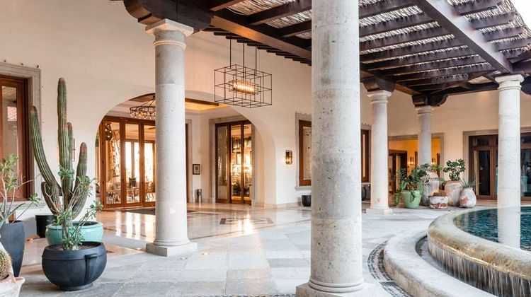 Hilton Grand Vacations Club La Pacifica Lobby