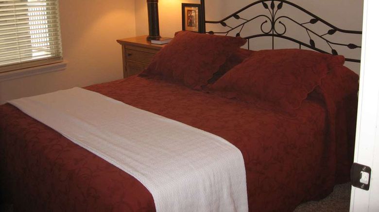 <b>Los Lagos at Hot Springs Village Room</b>. Images powered by <a href="https://iceportal.shijigroup.com/" title="IcePortal" target="_blank">IcePortal</a>.