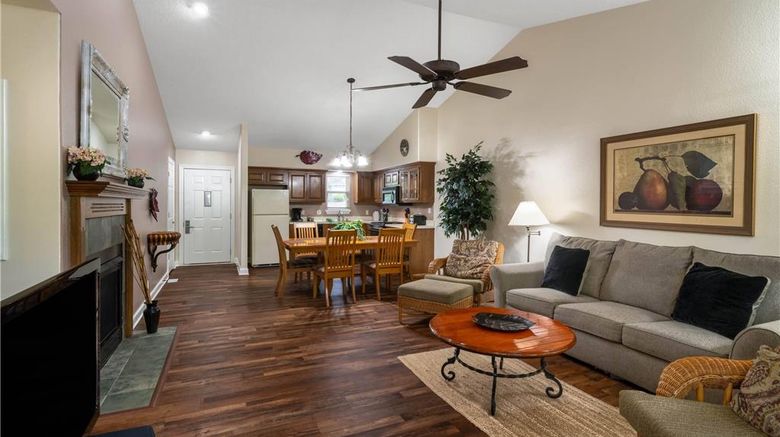 <b>Los Lagos at Hot Springs Village Room</b>. Images powered by <a href="https://iceportal.shijigroup.com/" title="IcePortal" target="_blank">IcePortal</a>.