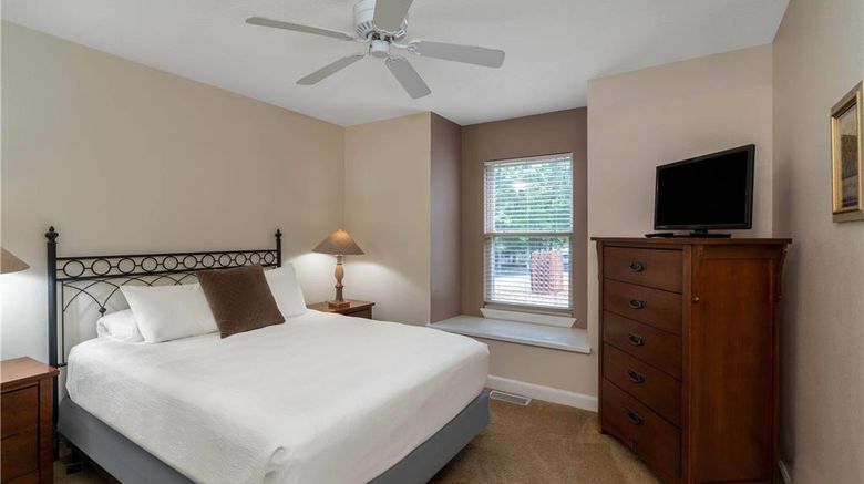 <b>Los Lagos at Hot Springs Village Room</b>. Images powered by <a href="https://iceportal.shijigroup.com/" title="IcePortal" target="_blank">IcePortal</a>.