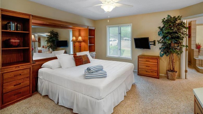 <b>Los Lagos at Hot Springs Village Room</b>. Images powered by <a href="https://iceportal.shijigroup.com/" title="IcePortal" target="_blank">IcePortal</a>.