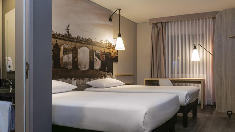 <b>Ibis Chia Room</b>. Images powered by <a href="https://iceportal.shijigroup.com/" title="IcePortal" target="_blank">IcePortal</a>.