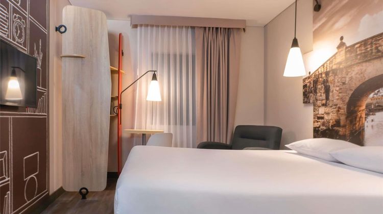 Ibis Chia Room