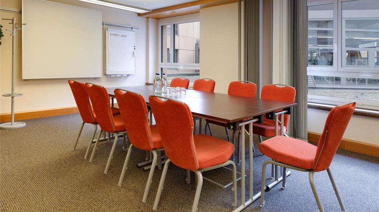 <b>Moevenpick Hotel Lausanne Meeting</b>. Images powered by <a href="https://iceportal.shijigroup.com/" title="IcePortal" target="_blank">IcePortal</a>.