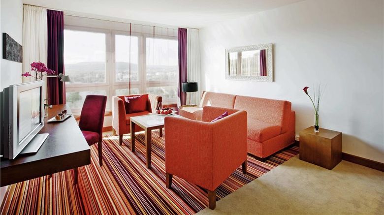 <b>Moevenpick Hotel Zurich-Airport Room</b>. Images powered by <a href="https://iceportal.shijigroup.com/" title="IcePortal" target="_blank">IcePortal</a>.